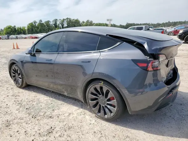 5YJYGDEF3MF215835 2021 TESLA MODEL Y - Image 2