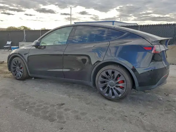 5YJYGDEF3MF239858 2021 TESLA MODEL Y - Image 2