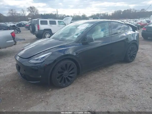 5YJYGDEF3MF246549 2021 TESLA MODEL Y - Image 2