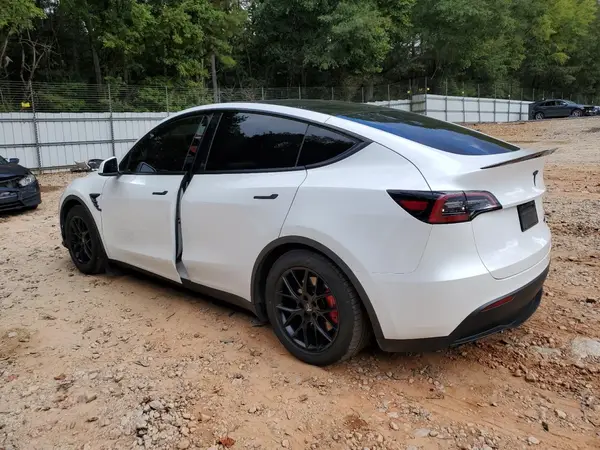 5YJYGDEF3MF246650 2021 TESLA MODEL Y - Image 2