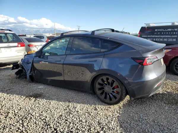 5YJYGDEF3MF262864 2021 TESLA MODEL Y - Image 2