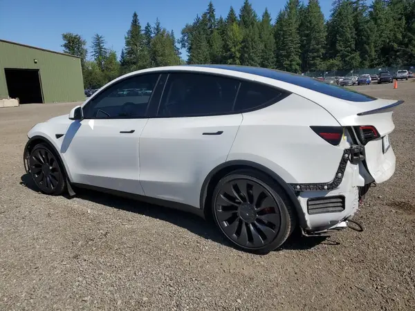 5YJYGDEF3MF266395 2021 TESLA MODEL Y - Image 2