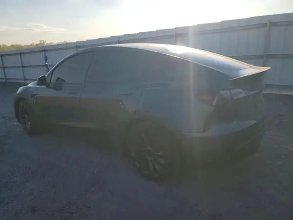 5YJYGDEF3MF266669 2021 TESLA MODEL Y - Image 2