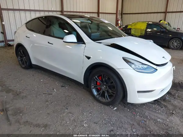 5YJYGDEF4LF011608 2020 TESLA MODEL Y - Image 1