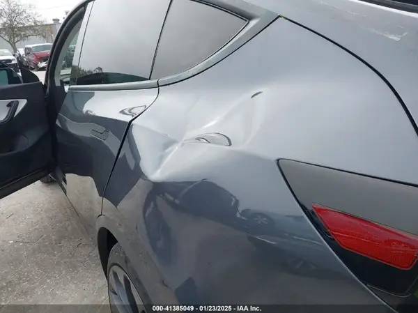 2021 TESLA MODEL Y auction photo 6