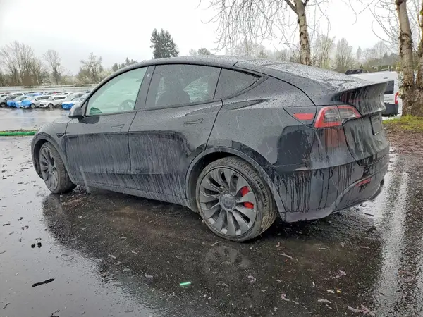 5YJYGDEF4MF215858 2021 TESLA MODEL Y - Image 2