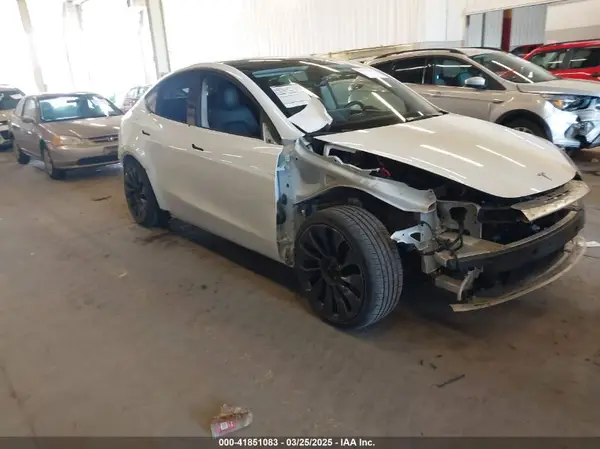 5YJYGDEF4MF263473 2021 TESLA MODEL Y - Image 1