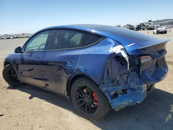 5YJYGDEF4MF277812 2021 TESLA MODEL Y - Image 2