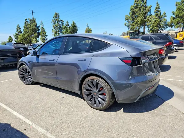 5YJYGDEF5LF057206 2020 TESLA MODEL Y - Image 2
