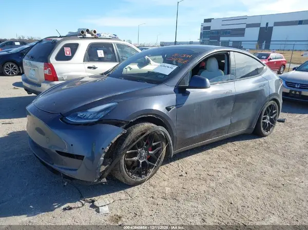 5YJYGDEF5MF072032 2021 TESLA MODEL Y - Image 2