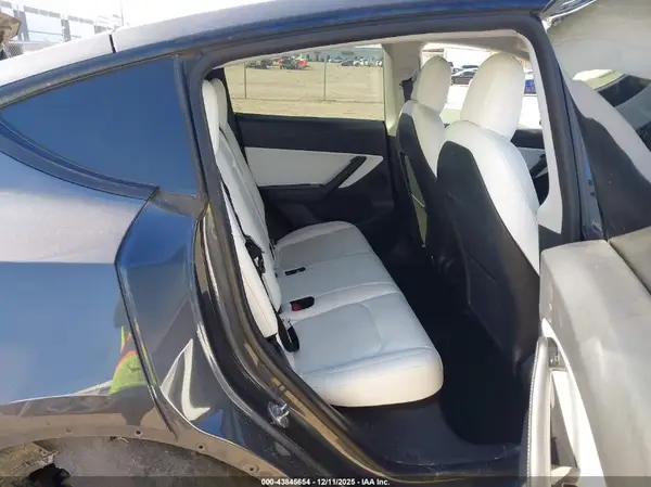 5YJYGDEF5MF072032 2021 TESLA MODEL Y - Image 8