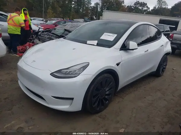 5YJYGDEF5MF073116 2021 TESLA MODEL Y - Image 2