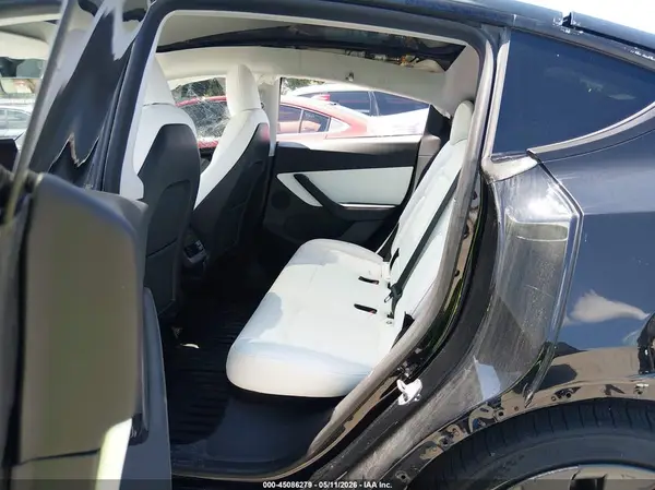 5YJYGDEF5MF084049 2021 TESLA MODEL Y - Image 8