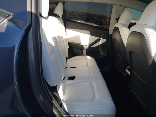 5YJYGDEF5MF084066 2021 TESLA MODEL Y - Image 8