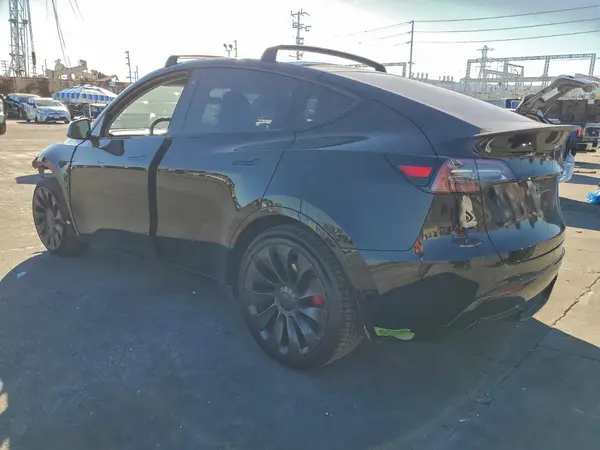 5YJYGDEF5MF099036 2021 TESLA MODEL Y - Image 2
