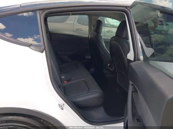 5YJYGDEF5MF124498 2021 TESLA MODEL Y - Image 8