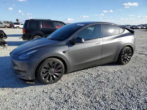 5YJYGDEF5MF139423 2021 TESLA MODEL Y - Image 1