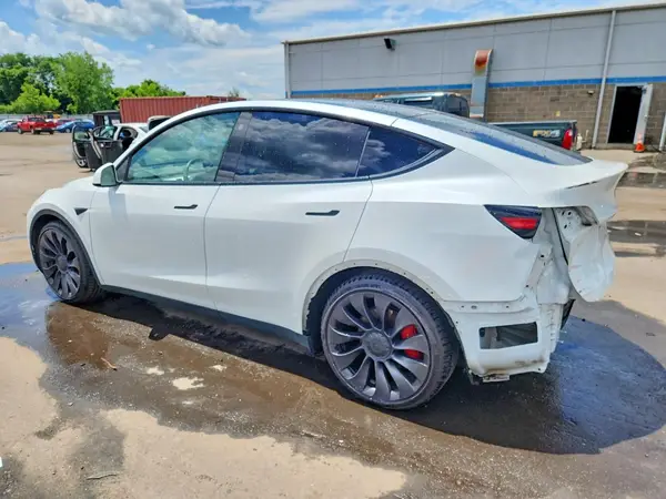 5YJYGDEF5MF196978 2021 TESLA MODEL Y - Image 2