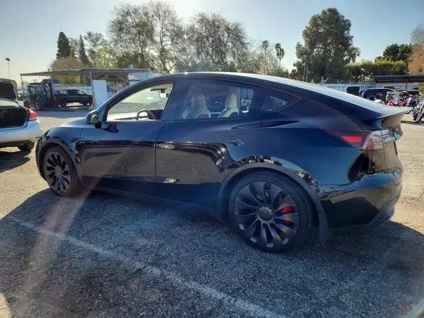 5YJYGDEF5MF230322 2021 TESLA MODEL Y - Image 2