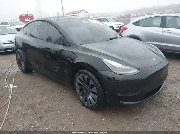 5YJYGDEF5MF258833 2021 TESLA MODEL Y - Image 1