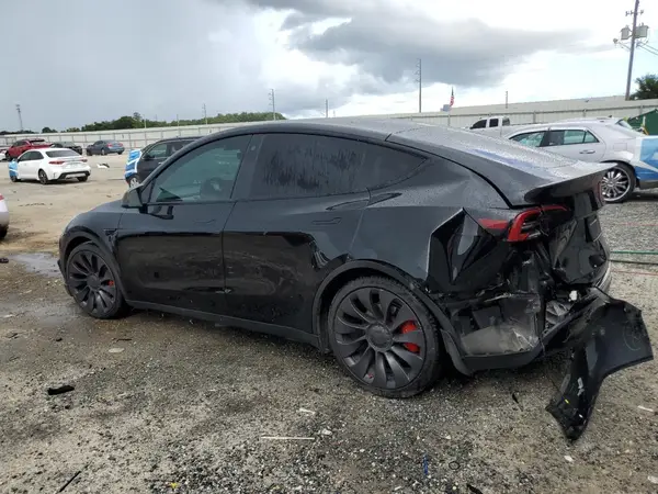 5YJYGDEF5MF262865 2021 TESLA MODEL Y - Image 2