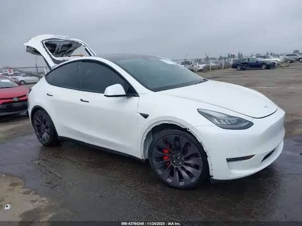 5YJYGDEF6MF073044 2021 TESLA MODEL Y - Image 1