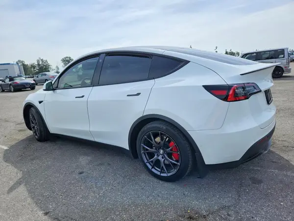 5YJYGDEF6MF134098 2021 TESLA MODEL Y - Image 2