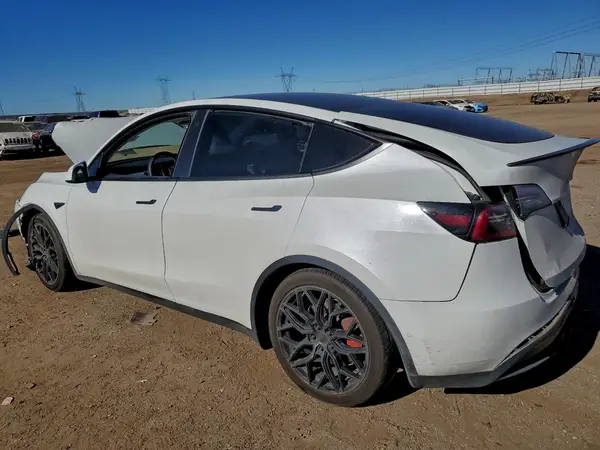 5YJYGDEF6MF215893 2021 TESLA MODEL Y - Image 2