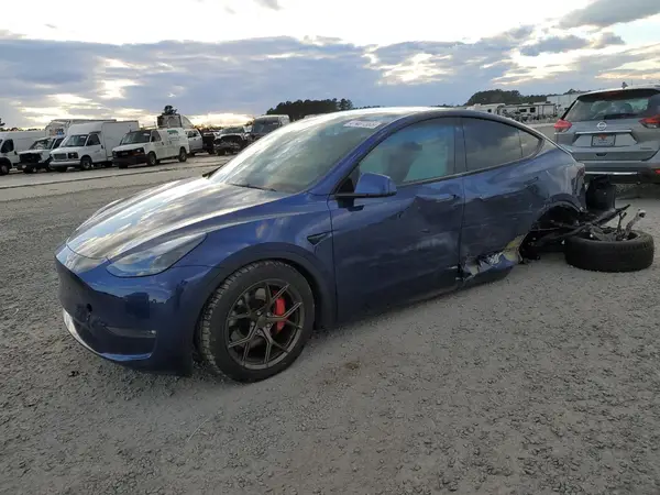5YJYGDEF6MF256170 2021 TESLA MODEL Y - Image 1