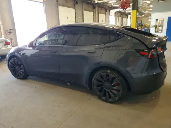 5YJYGDEF6MF262275 2021 TESLA MODEL Y - Image 2