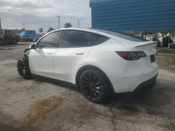 5YJYGDEF6MF264690 2021 TESLA MODEL Y - Image 2