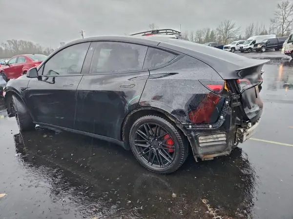 5YJYGDEF6MF272949 2021 TESLA MODEL Y - Image 2