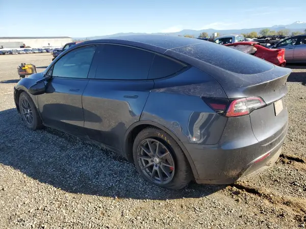 5YJYGDEF7LF000988 2020 TESLA MODEL Y - Image 2