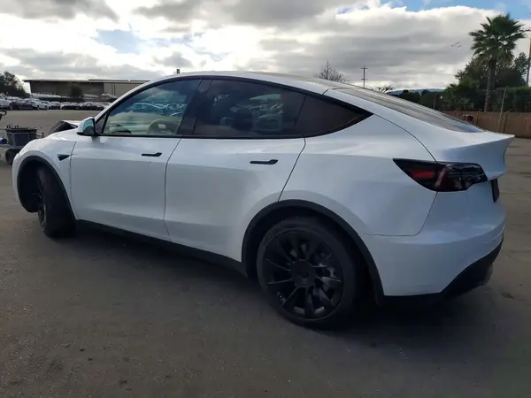 5YJYGDEF7LF003051 2020 TESLA MODEL Y - Image 2