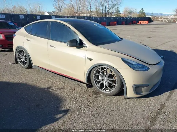 5YJYGDEF7MF073179 2021 TESLA MODEL Y - Image 1