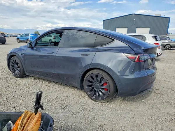 5YJYGDEF7MF215756 2021 TESLA MODEL Y - Image 2