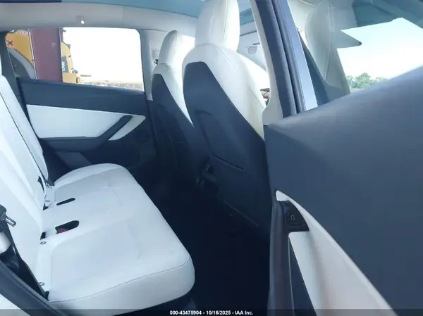 5YJYGDEF7MF215952 2021 TESLA MODEL Y - Image 8