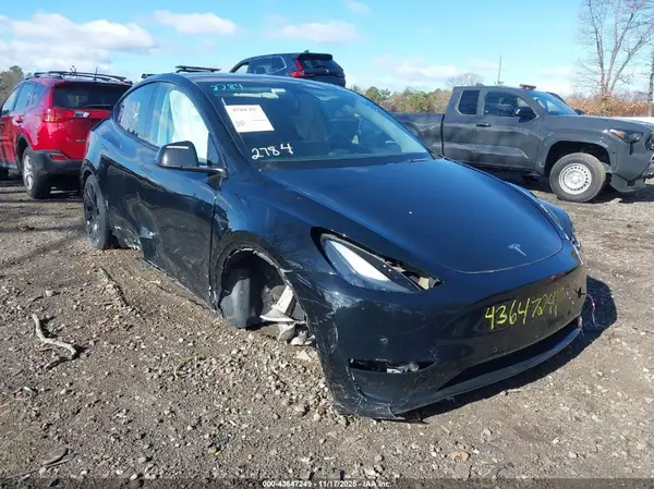 5YJYGDEF7MF230662 2021 TESLA MODEL Y - Image 1