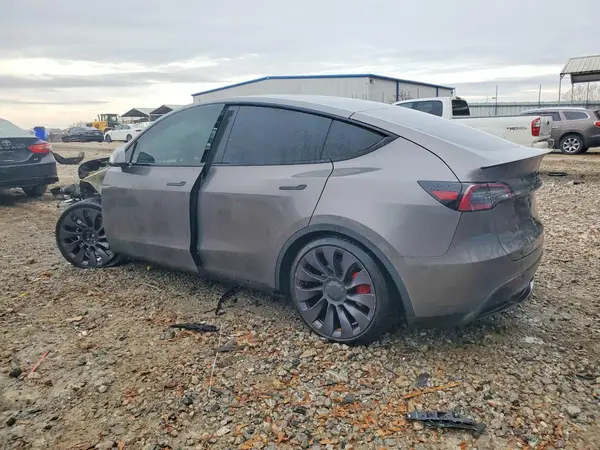 5YJYGDEF7MF239779 2021 TESLA MODEL Y - Image 2