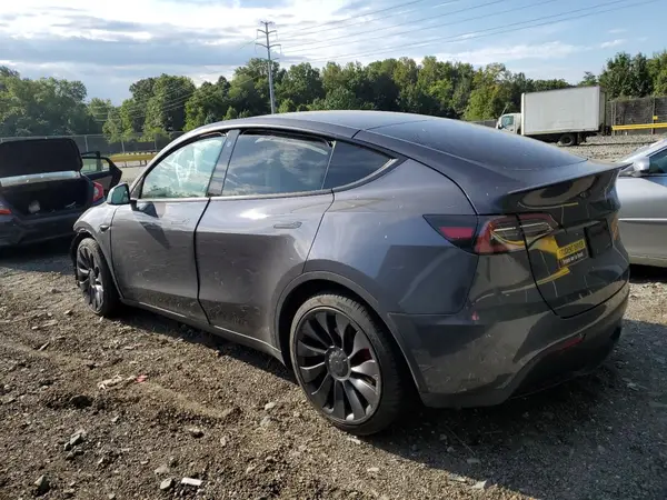 5YJYGDEF7MF261099 2021 TESLA MODEL Y - Image 2