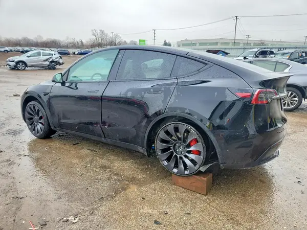 5YJYGDEF7MF264021 2021 TESLA MODEL Y - Image 2