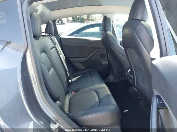 5YJYGDEF8LF000658 2020 TESLA MODEL Y - Image 8