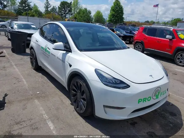 5YJYGDEF8LF025673 2020 TESLA MODEL Y - Image 1