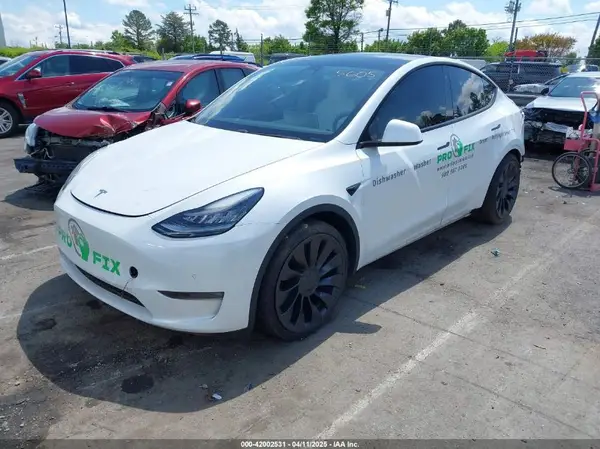 5YJYGDEF8LF025673 2020 TESLA MODEL Y - Image 2