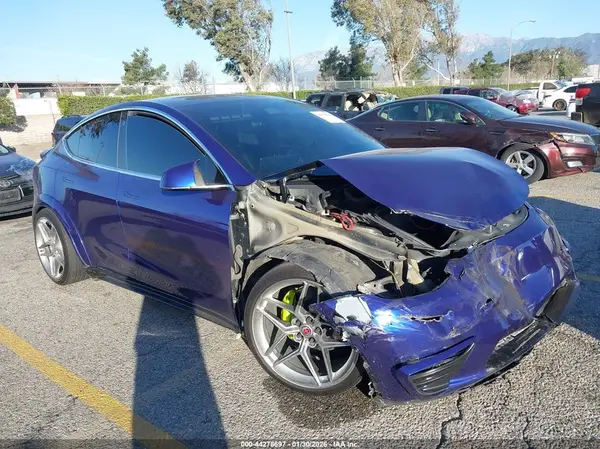 5YJYGDEF8MF195081 2021 TESLA MODEL Y - Image 1