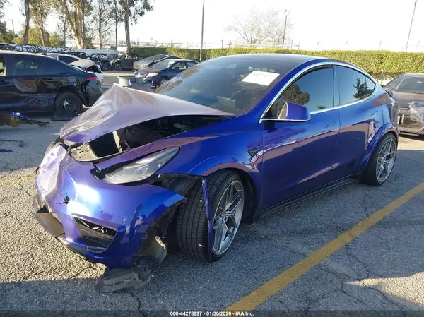 5YJYGDEF8MF195081 2021 TESLA MODEL Y - Image 2