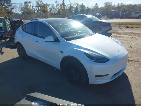 5YJYGDEF8MF197221 2021 TESLA MODEL Y - Image 1