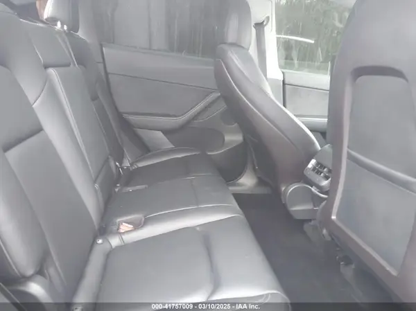 5YJYGDEF8MF209819 2021 TESLA MODEL Y - Image 8