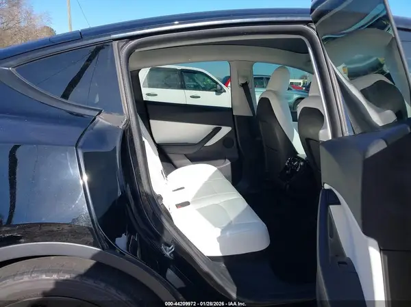 5YJYGDEF8MF230251 2021 TESLA MODEL Y - Image 8