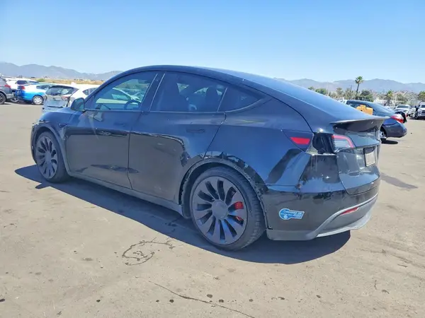 5YJYGDEF8MF249012 2021 TESLA MODEL Y - Image 2